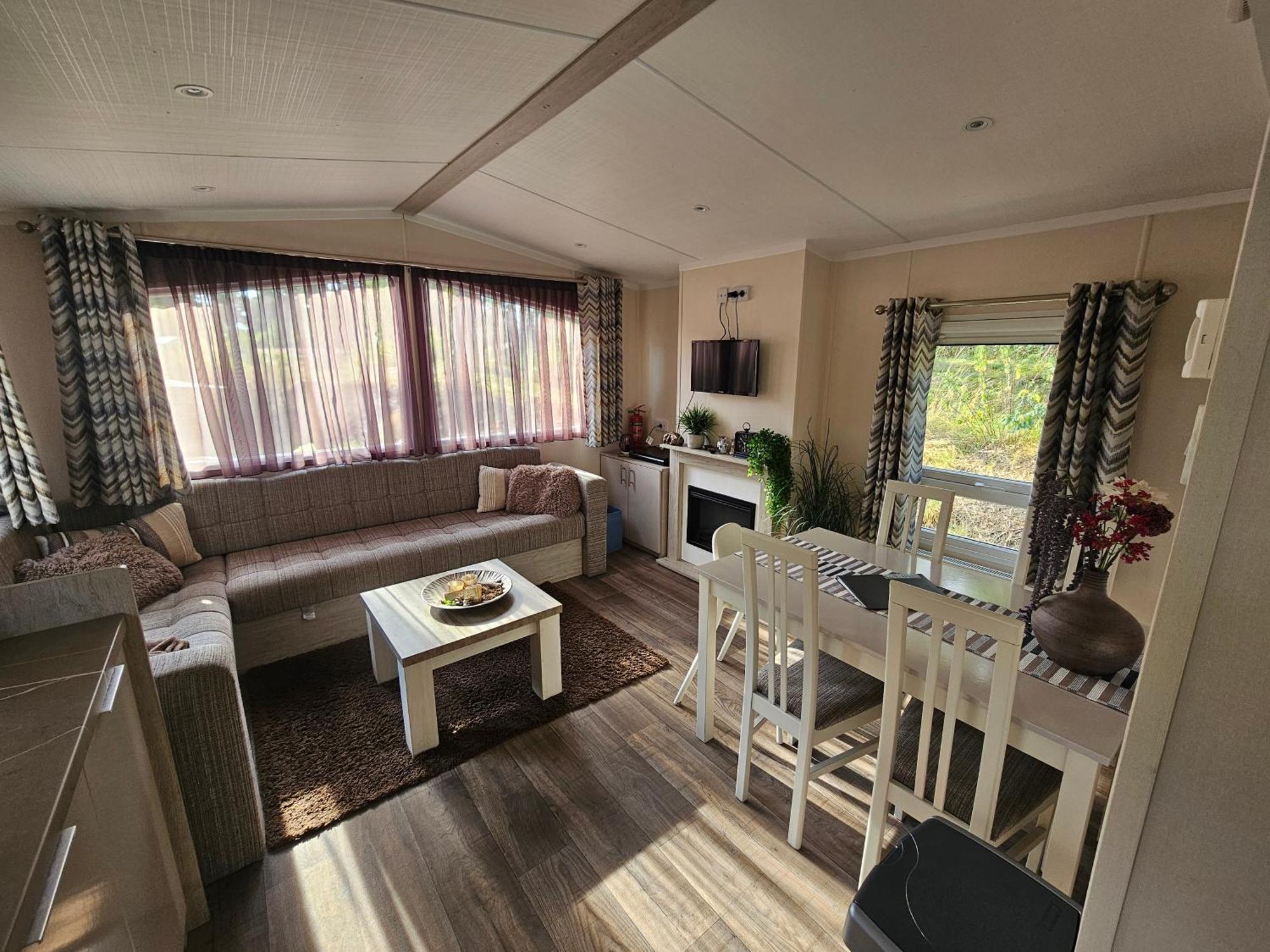 Luxe 4 Persoons Chalet Op 5 Sterren Camping ราลเทอ ภายนอก รูปภาพ